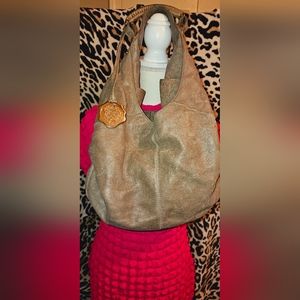 Vince Camuto purse pre loved in great condition lots of pockets on the inside